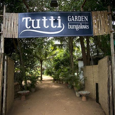 Tutti Garden Bungalows Hotel Mormugao ภายนอก รูปภาพ