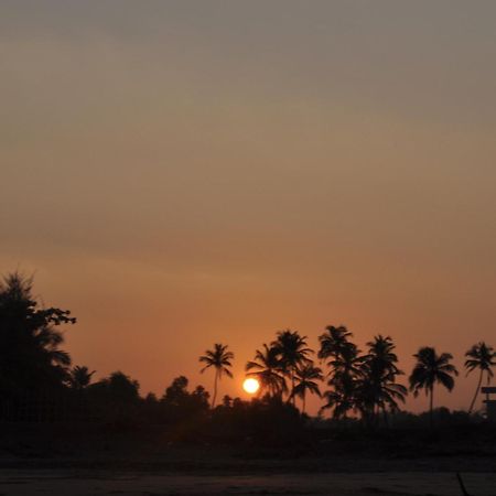 Tutti Garden Bungalows Hotel Mormugao ภายนอก รูปภาพ